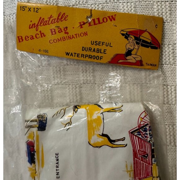 VTG MCM Inflatable Christmas Themed Inflatable Beach Bag and Pillow Combination - Picture 5 of 5